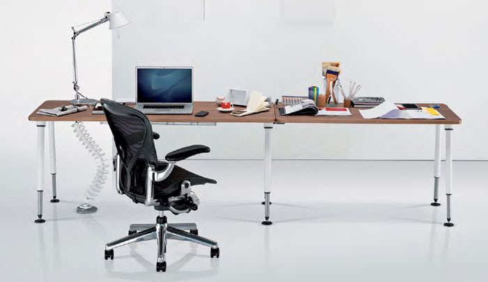 Herman Miller Aeron and Sense Desk Workstationer